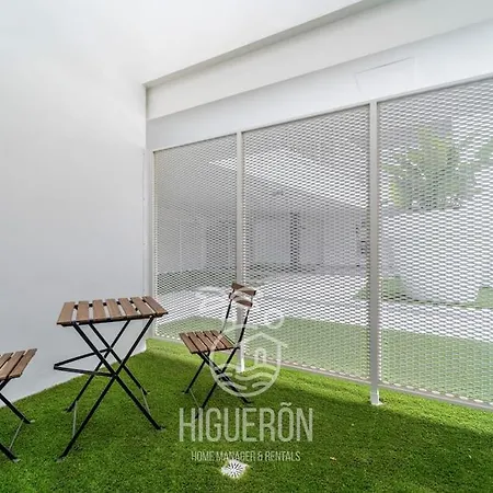 Higueronrentals Sea Breeze Апартаменты *